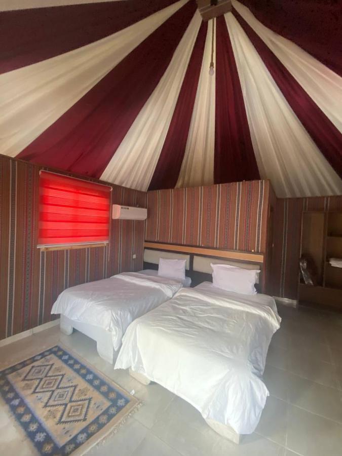 Hotel Omar Ali Luxury Camp à Wadi Rum Extérieur photo