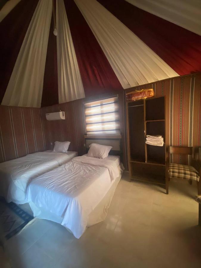 Hotel Omar Ali Luxury Camp à Wadi Rum Extérieur photo