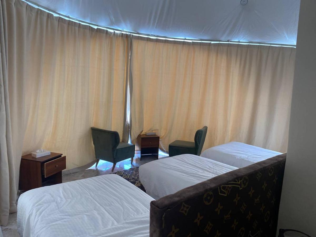 Hotel Omar Ali Luxury Camp à Wadi Rum Extérieur photo