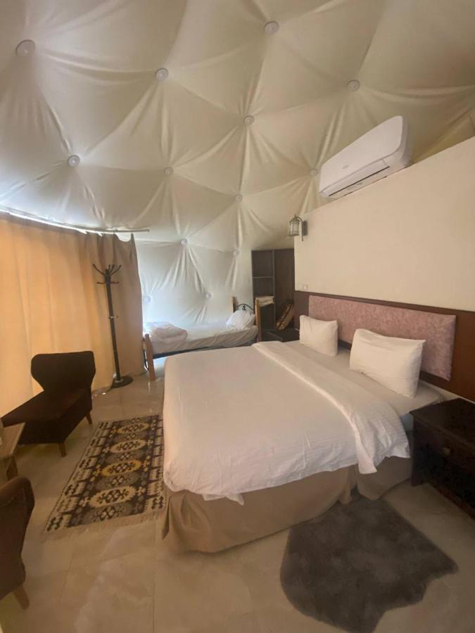 Hotel Omar Ali Luxury Camp à Wadi Rum Extérieur photo