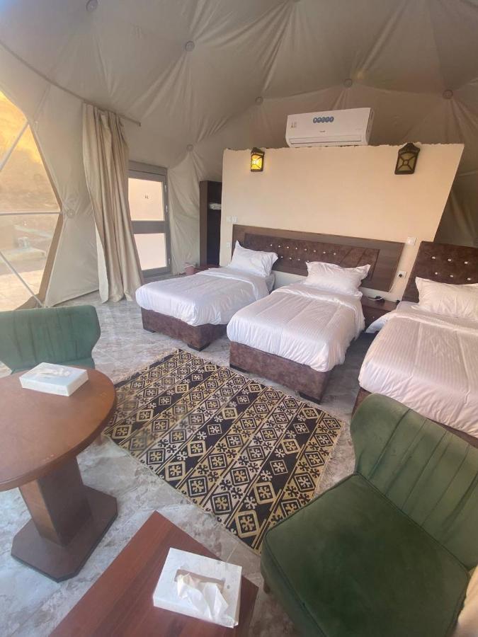 Hotel Omar Ali Luxury Camp à Wadi Rum Extérieur photo