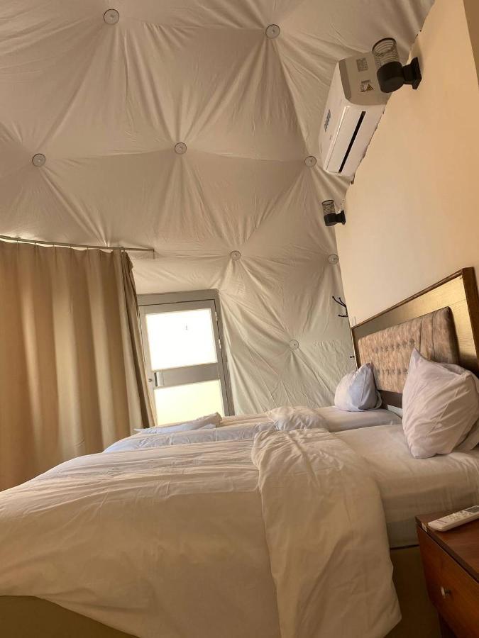 Hotel Omar Ali Luxury Camp à Wadi Rum Extérieur photo