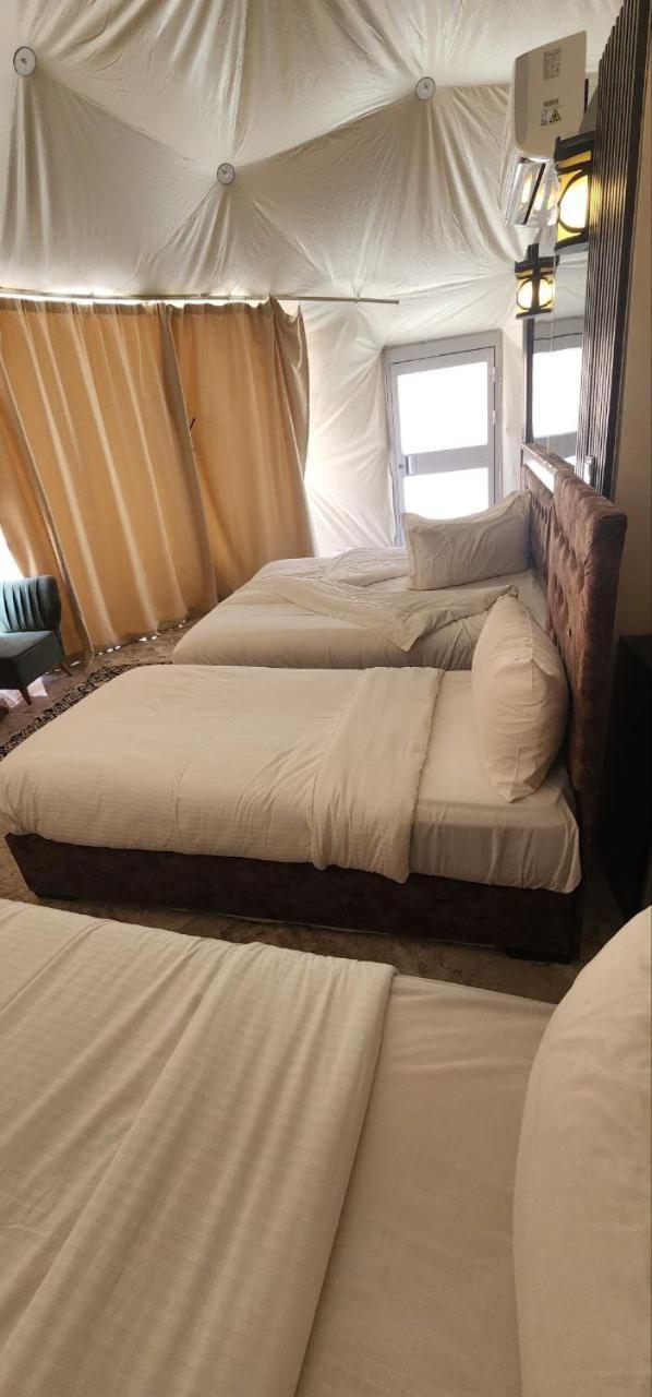 Hotel Omar Ali Luxury Camp à Wadi Rum Extérieur photo