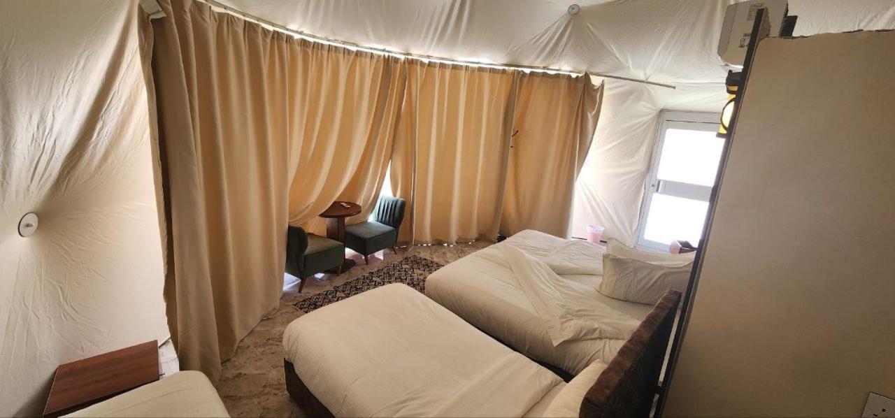 Hotel Omar Ali Luxury Camp à Wadi Rum Extérieur photo