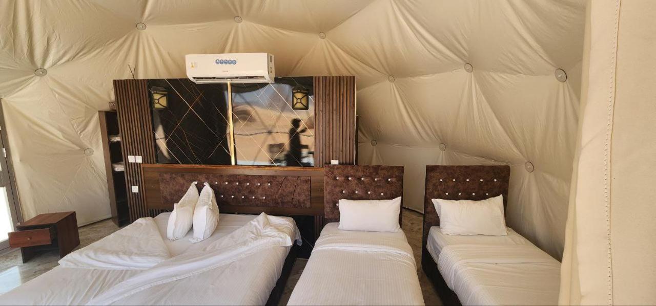 Hotel Omar Ali Luxury Camp à Wadi Rum Extérieur photo